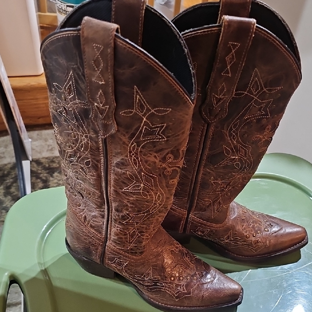Laredo Brown Heeled Boots